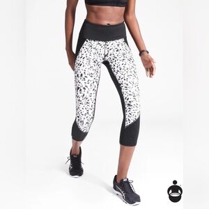 Athleta Printed Stealth TruCool Capri Black White XSP